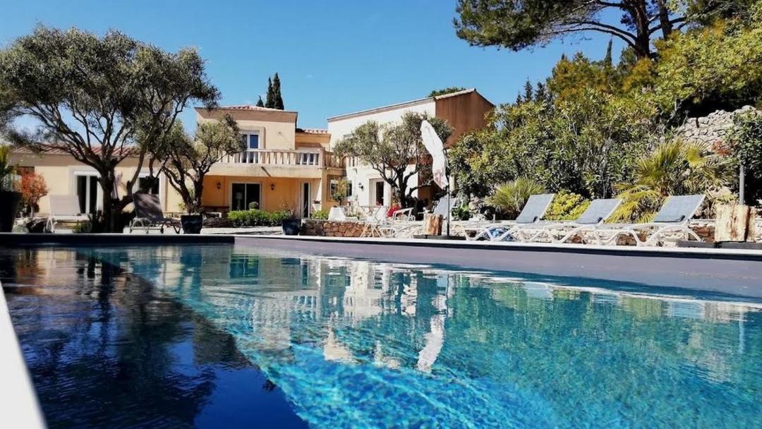 Castel'Lodge Le Beausset Εξωτερικό φωτογραφία